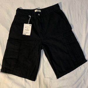 Zara: 31W Black Relaxed Fit Cargo Shorts *Brand New/Unused*